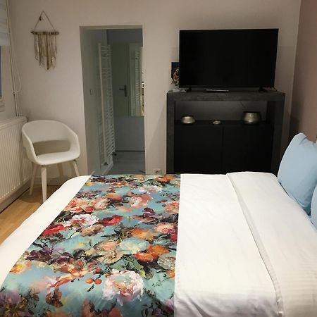 La Petite Maison De Jane Реймс Екстериор снимка